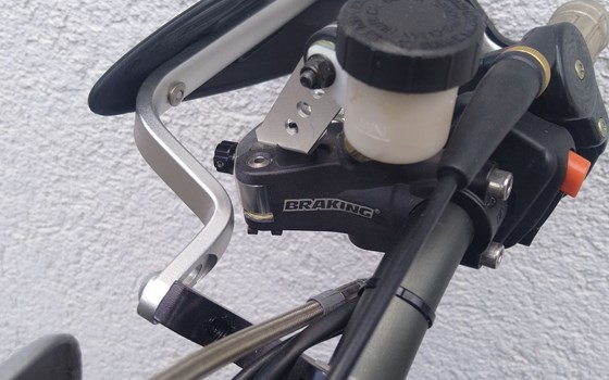 Motorrad Occasion CCM 604/640 Supermoto - Bild 3