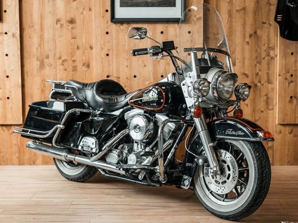 Gebrauchtmotorrad Harley-Davidson Electra Glide Sport FLHS Klassiker