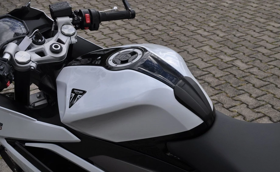 Angebot Triumph Daytona 660 Bild 10: Angebot Triumph Daytona 660