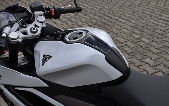 Gebrauchtmotorrad Triumph Daytona 660 - Bild 10