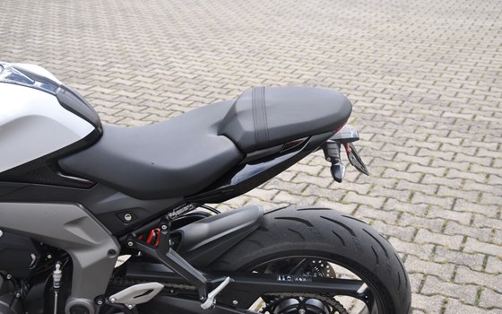 Gebrauchtmotorrad Triumph Daytona 660 - Bild 11