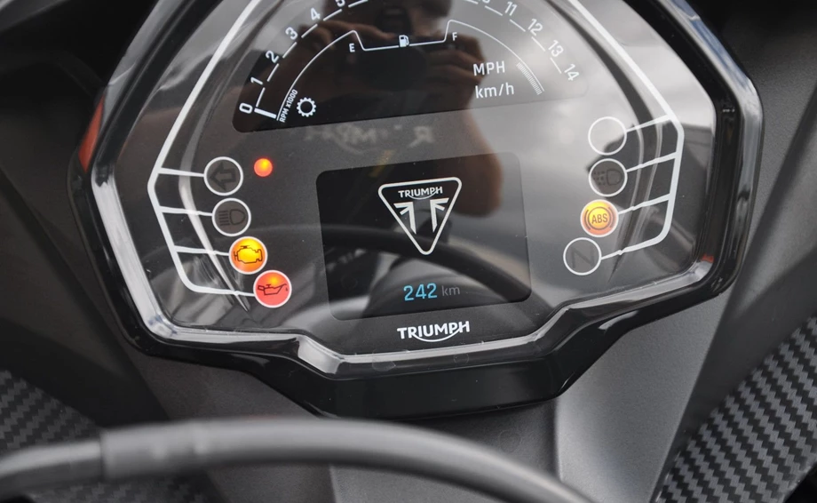 Angebot Triumph Daytona 660 Bild 17: Angebot Triumph Daytona 660