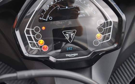 Gebrauchtmotorrad Triumph Daytona 660 - Bild 17