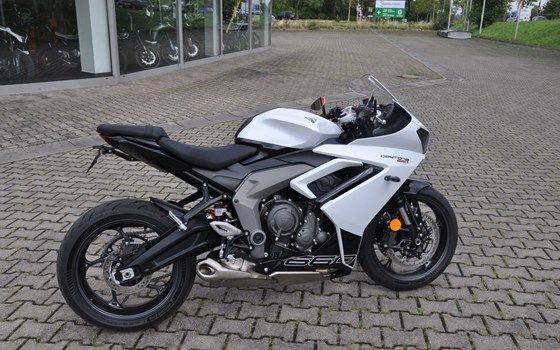 Gebrauchtmotorrad Triumph Daytona 660 - Bild 3
