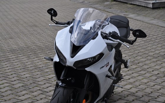 Gebrauchtmotorrad Triumph Daytona 660 - Bild 5