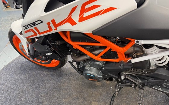 Gebrauchtmotorrad KTM 390 Duke - Bild 9
