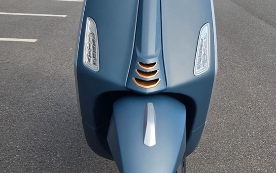 Neufahrzeug Vespa Primavera 50 Officina 8 - Bild 3