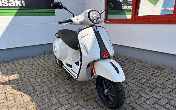 Gebrauchtmotorrad Vespa GTS 300 Super Sport - Bild 3