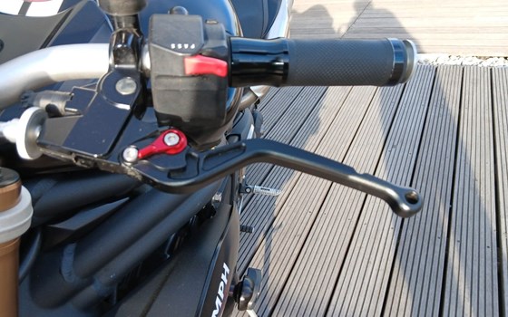 Gebrauchtmotorrad Triumph Speed Triple R - Bild 10