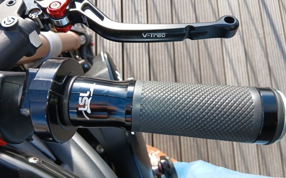 Gebrauchtmotorrad Triumph Speed Triple R - Bild 14