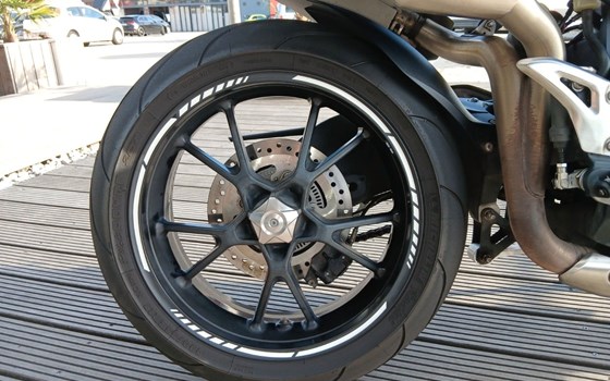 Gebrauchtmotorrad Triumph Speed Triple R - Bild 16