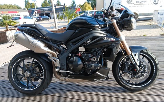 Gebrauchtmotorrad Triumph Speed Triple R - Bild 2