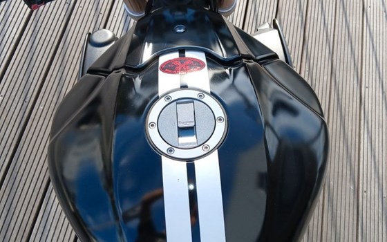 Gebrauchtmotorrad Triumph Speed Triple R - Bild 3