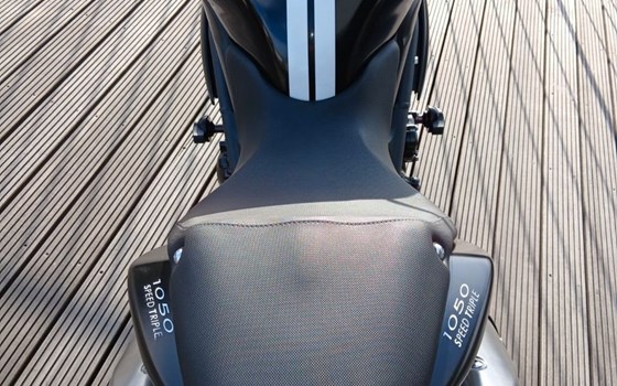 Gebrauchtmotorrad Triumph Speed Triple R - Bild 5