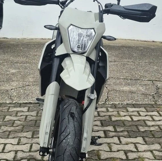 Angebot KTM 690 SMC R Bild 2: Angebot KTM 690 SMC R