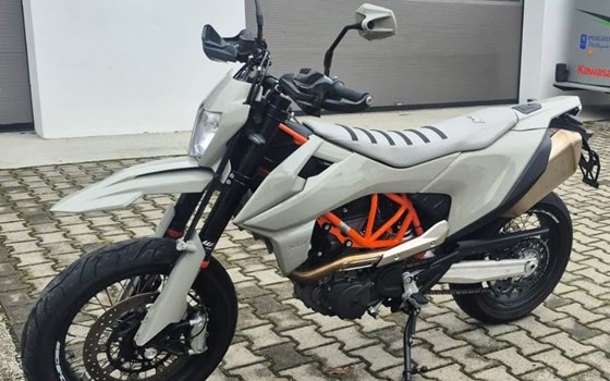Gebrauchtmotorrad KTM 690 SMC R - Bild 6