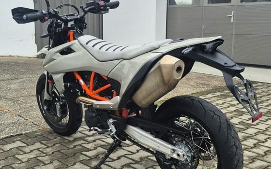 Gebrauchtmotorrad KTM 690 SMC R - Bild 8