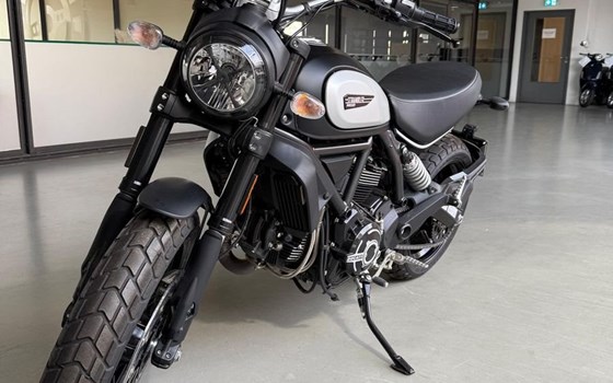 Gebrauchtmotorrad Ducati Scrambler Icon Dark - Bild 4