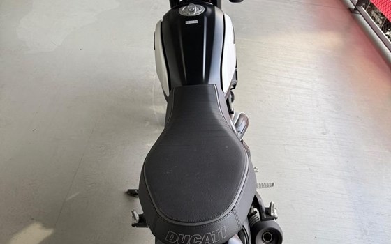 Gebrauchtmotorrad Ducati Scrambler Icon Dark - Bild 7