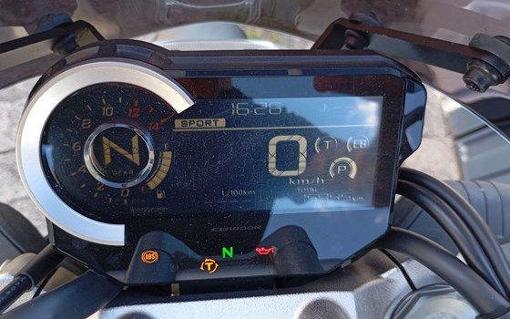 Gebrauchtmotorrad Honda CB 1000 R - Bild 9