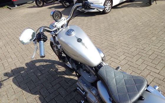 Gebrauchtmotorrad Harley-Davidson Sportster XL 883 - Bild 11