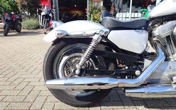 Gebrauchtmotorrad Harley-Davidson Sportster XL 883 - Bild 2