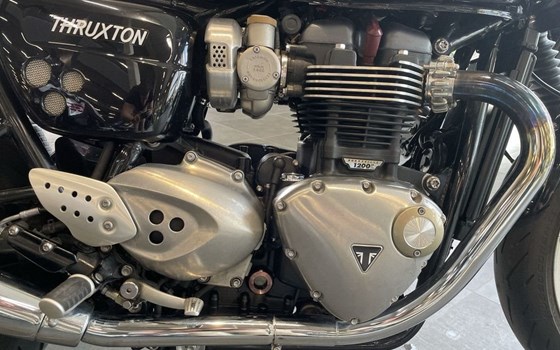 Gebrauchtmotorrad Triumph Thruxton 1200 - Bild 9