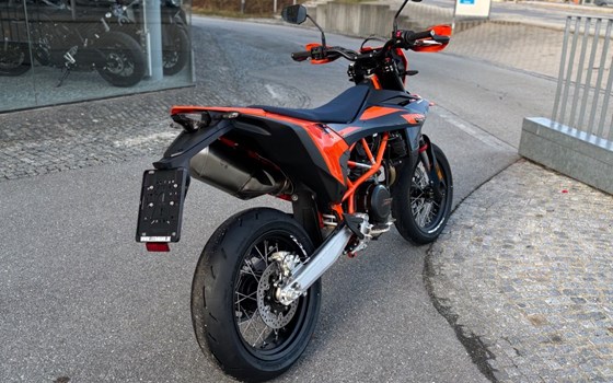 Neufahrzeug KTM 690 SMC R - Bild 8