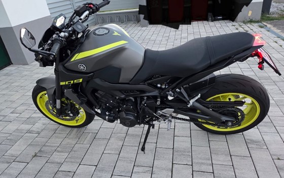 Gebrauchtmotorrad Yamaha MT-09 - Bild 3 Gebrauchtmotorrad Yamaha MT-09 - Bild 3