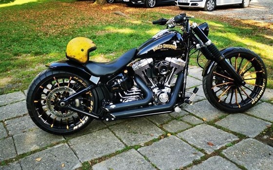 Gebrauchtmotorrad Harley-Davidson Softail Breakout FXSB - Bild 1 Gebrauchtmotorrad Harley-Davidson Softail Breakout FXSB - Bild 1