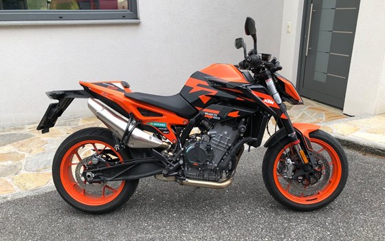 Gebrauchtmotorrad KTM 890 Duke GP - Bild 1 Gebrauchtmotorrad KTM 890 Duke GP - Bild 1