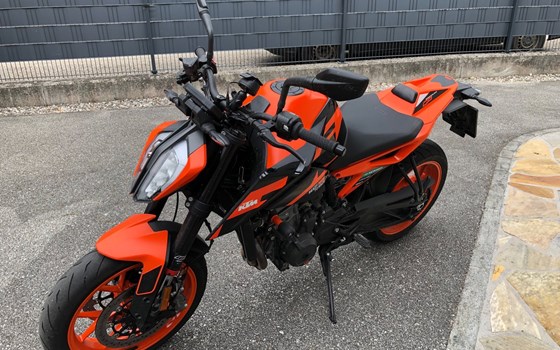 Gebrauchtmotorrad KTM 890 Duke GP - Bild 2 Gebrauchtmotorrad KTM 890 Duke GP - Bild 2