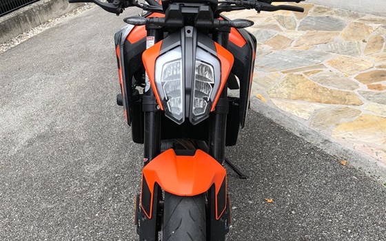 Gebrauchtmotorrad KTM 890 Duke GP - Bild 3 Gebrauchtmotorrad KTM 890 Duke GP - Bild 3