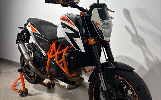 Gebrauchtmotorrad KTM 690 Duke R - Bild 2 Gebrauchtmotorrad KTM 690 Duke R - Bild 2