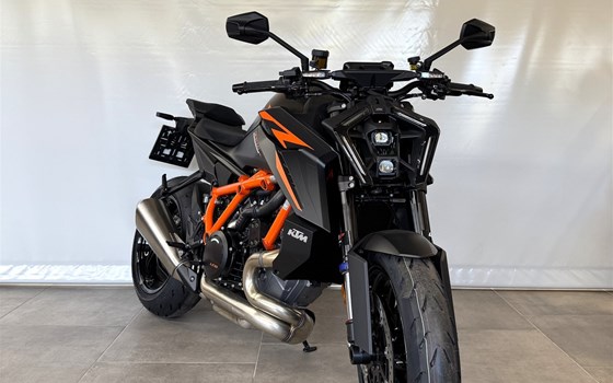 Neufahrzeug KTM 1390 Super Duke R EVO - Bild 3 Neufahrzeug KTM 1390 Super Duke R EVO - Bild 3