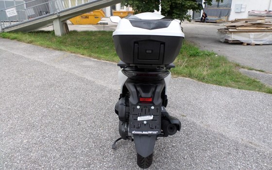 Gebrauchtmotorrad Honda SH125i - Bild 4 Gebrauchtmotorrad Honda SH125i - Bild 4