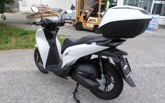 Gebrauchtmotorrad Honda SH125i - Bild 5