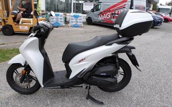 Gebrauchtmotorrad Honda SH125i - Bild 6