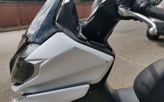 Gebrauchtmotorrad Kymco Downtown 125i - Bild 12 Gebrauchtmotorrad Kymco Downtown 125i - Bild 12