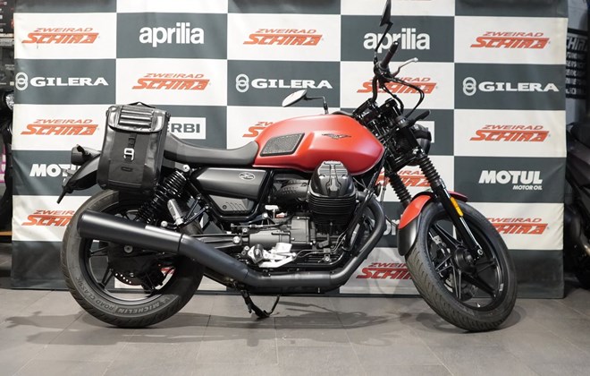 Moto Guzzi V7 Stone