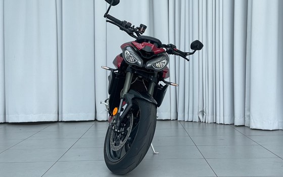 Gebrauchtmotorrad Triumph Street Triple RS - Bild 8