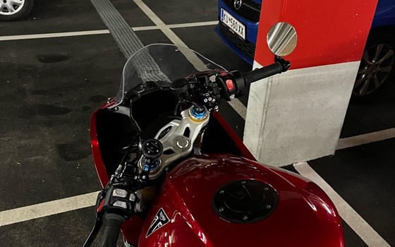 Gebrauchtmotorrad Triumph Speed Triple 1200 RR - Bild 6 Gebrauchtmotorrad Triumph Speed Triple 1200 RR - Bild 6