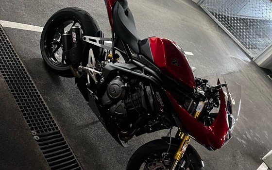 Gebrauchtmotorrad Triumph Speed Triple 1200 RR - Bild 3 Gebrauchtmotorrad Triumph Speed Triple 1200 RR - Bild 3