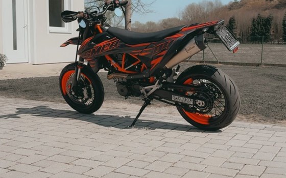 Gebrauchtmotorrad KTM 690 SMC R - Bild 2 Gebrauchtmotorrad KTM 690 SMC R - Bild 2