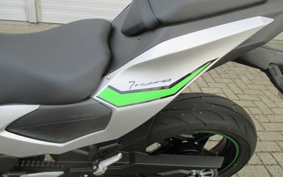 Gebrauchtmotorrad Kawasaki Ninja 7 Hybrid - Bild 12