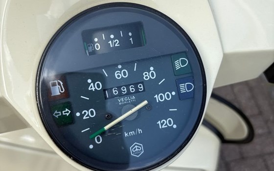 Gebrauchtmotorrad Vespa PX 80 - Bild 3