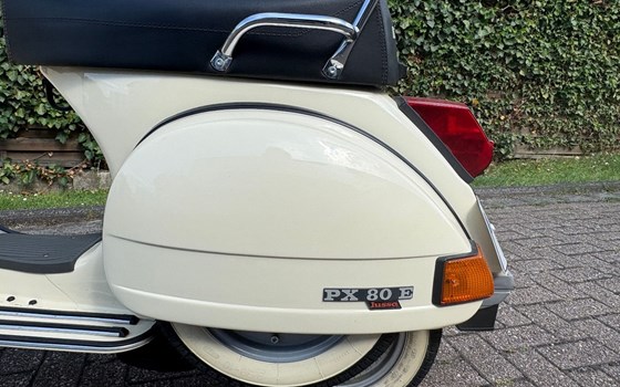 Gebrauchtmotorrad Vespa PX 80 - Bild 4