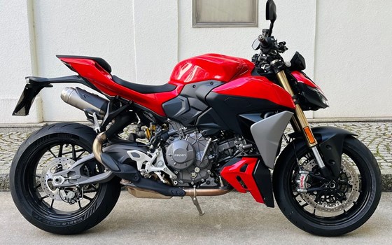 Gebrauchtmotorrad Ducati Streetfighter V2 - Bild 1