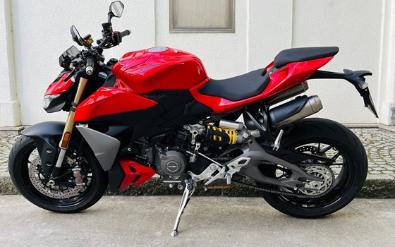 Gebrauchtmotorrad Ducati Streetfighter V2 - Bild 3