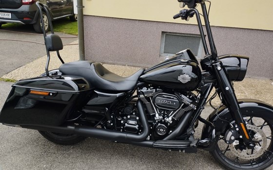 Gebrauchtmotorrad Harley-Davidson Touring Road King Special FLHRXS - Bild 1 Gebrauchtmotorrad Harley-Davidson Touring Road King Special FLHRXS - Bild 1